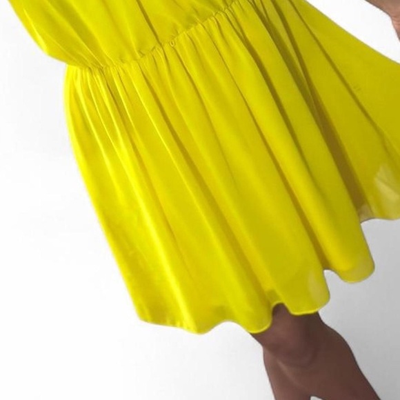 Yellow Sleeveless Dress - Picture 3 of 6